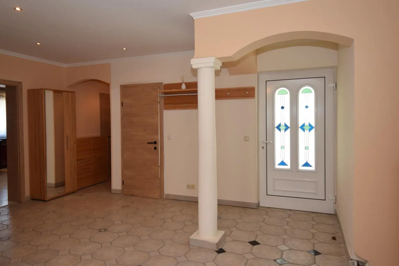 Netter Bungalow mit Garten und Pool