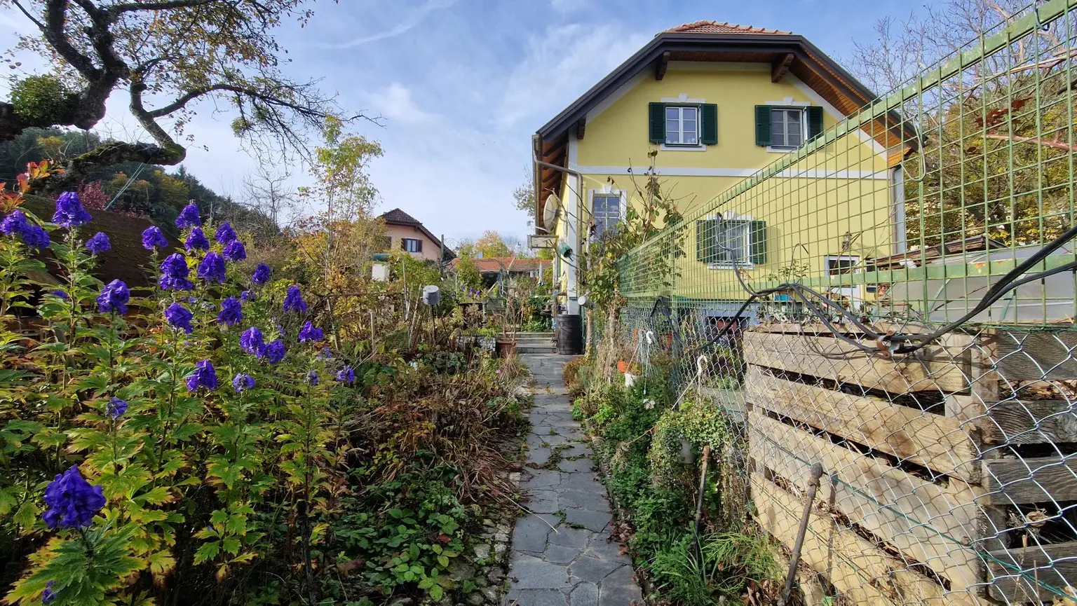 Entzückendes Einfamilienhaus mit Gartenoase in sonniger Lage