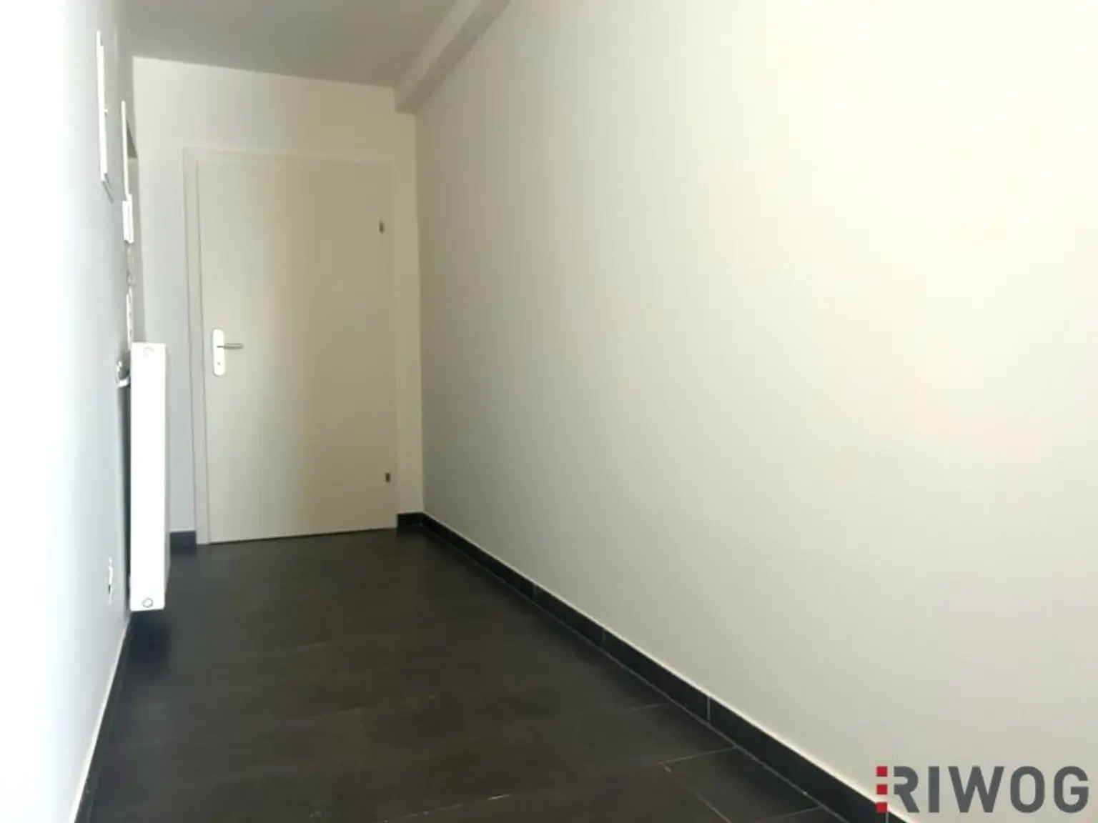 Balkonwohnung im Dachgeschoss - 3 Zimmer mit Wohnküche - Nähe Quellenstraße und Matzleinsdorfer Platz