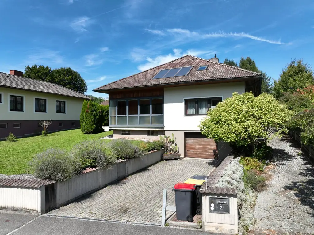 Besichtigungstag 11. September, nur mit Voranmeldung möglich!- Mehrfamilienhaus mit großzügigen Garten