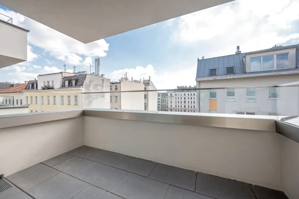 ++MOLLARD 50++ Stylish 3-room Apartment in Prime City Location (1/25)