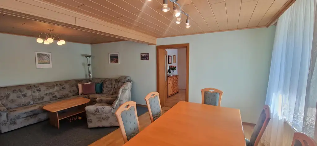 OPEN HOUSE! Charaktervolles altes Bauernhaus mit großzügigem Nebengebäude