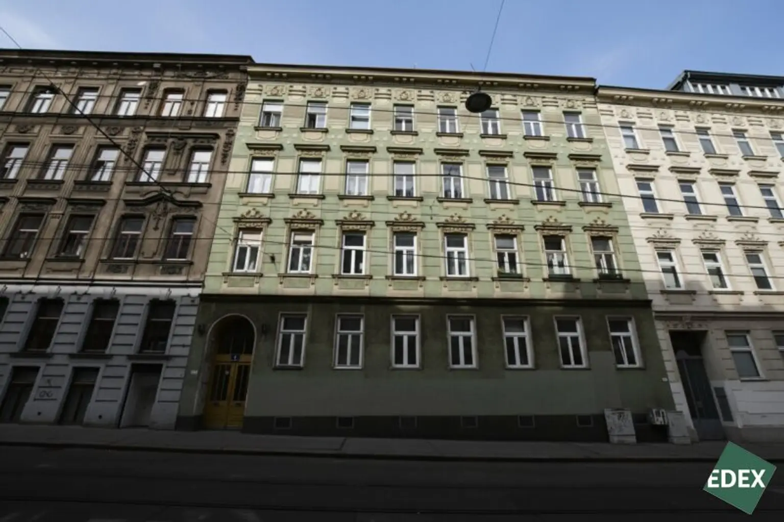 Sanierungsbedürftige 1-Zimmer-Altbauwohnung mit Entwicklungspotenzial