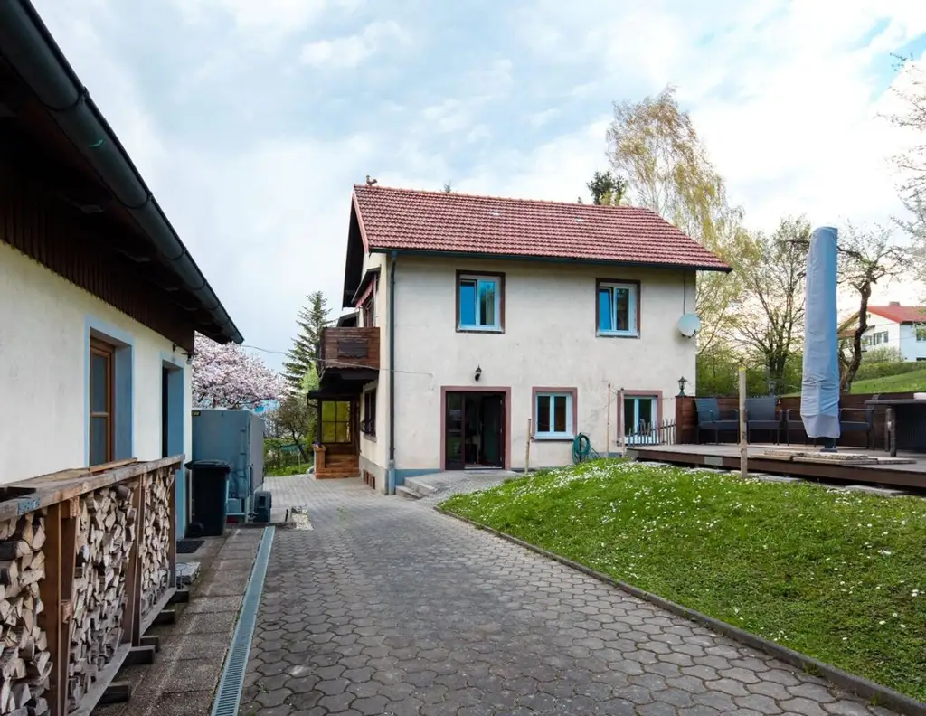 Sanierungsprojekt mit viel Potenzial: Einfamilienhaus in Pichling mit großzügiger Grünfläche!