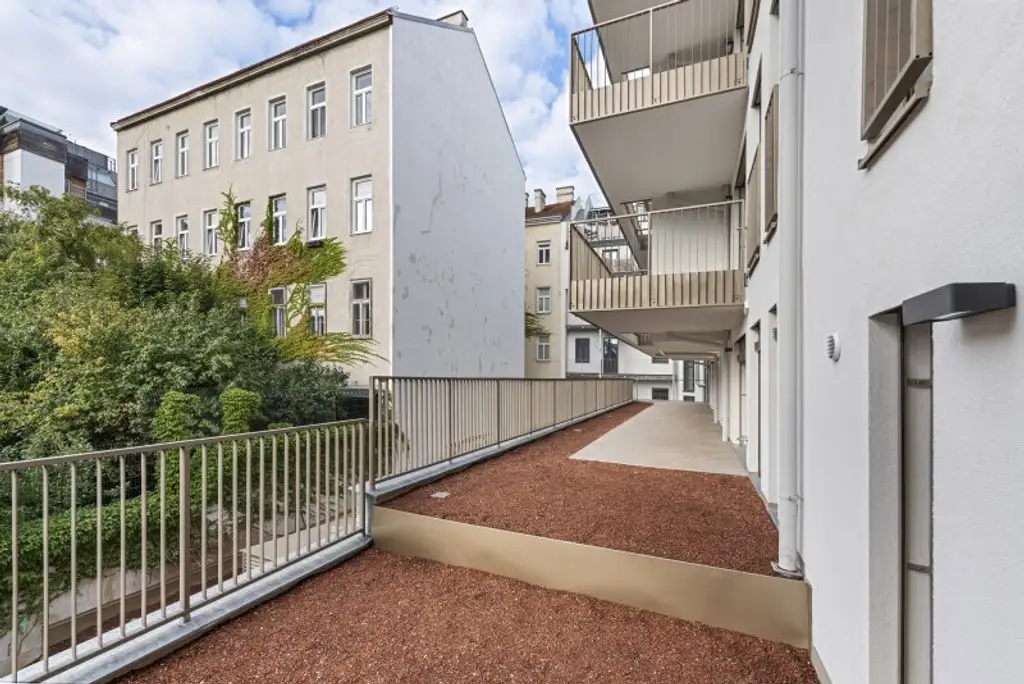2-ZIMMER-WOHNUNG UND DER EIGENE DACHGARTEN