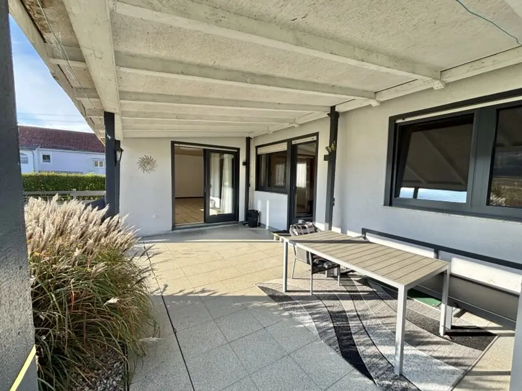 ** FAMILYS BEST **   Reinersdorf !! Bungalow mit ca. 122 m2 Wfl. in ruhiger, idyllischer Ortsrandlage mit ca. 1.200 m2 Eigengrund !!