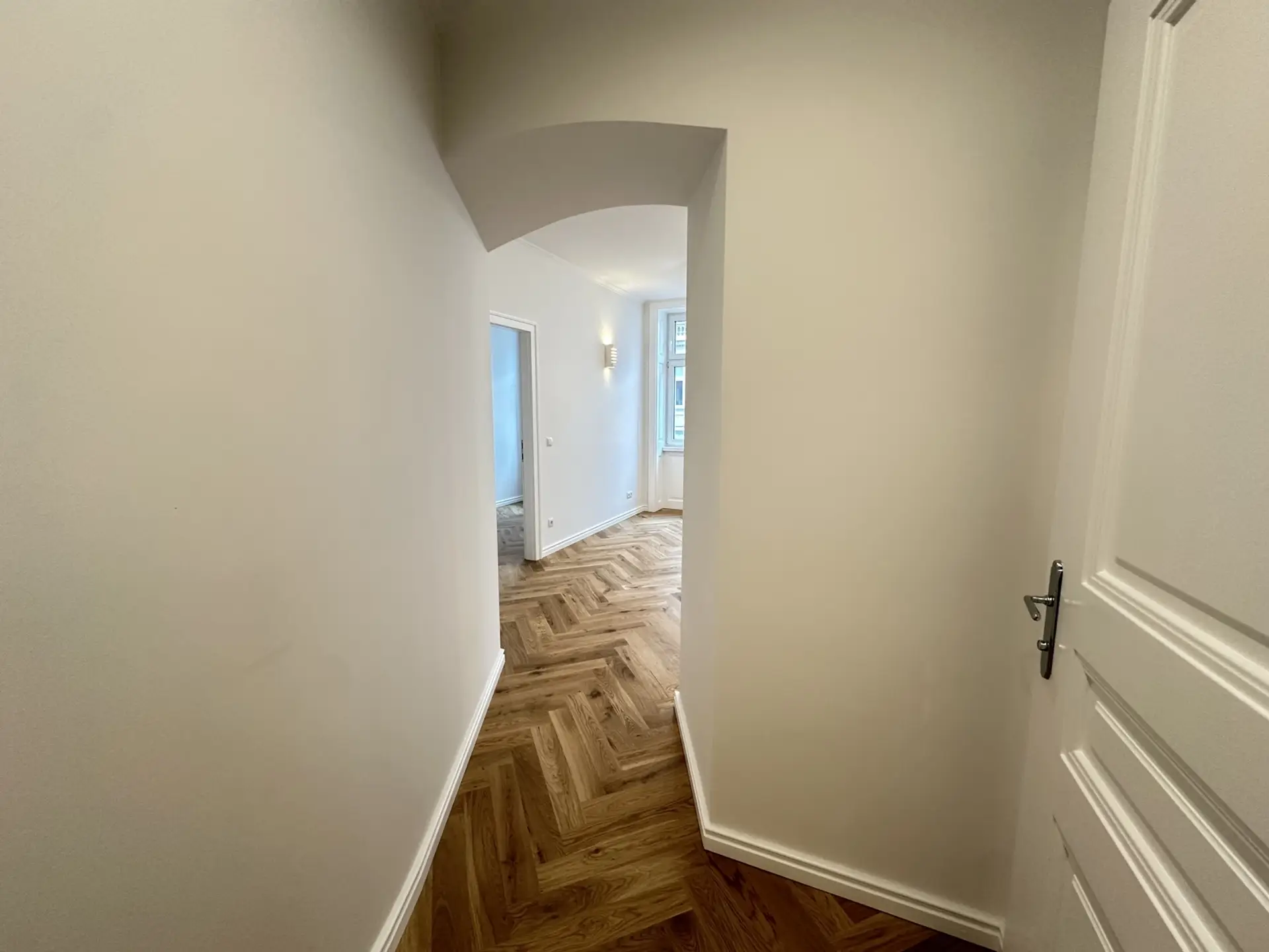 20250331_094156421_iOS