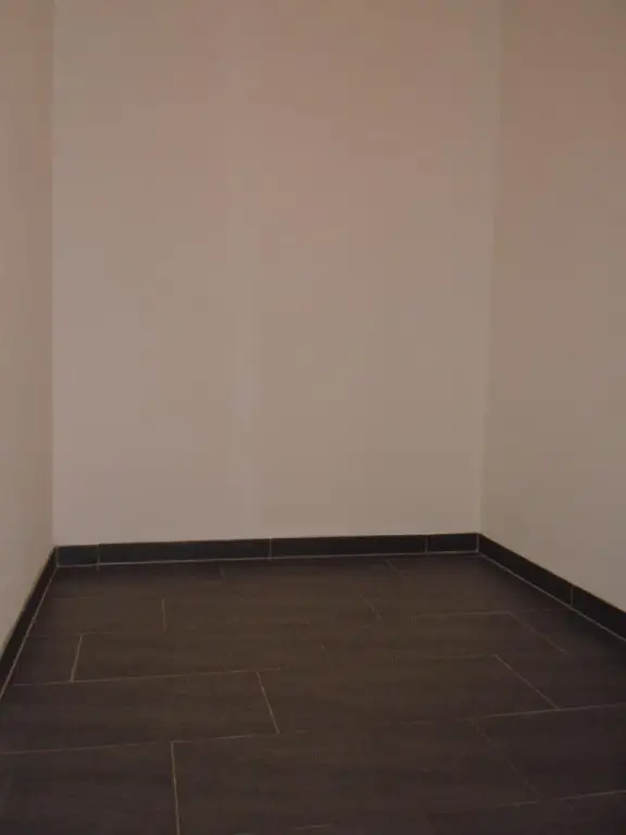 Helle 2-Zimmer-Wohnung mit hofseitigem Balkon - verfügbar ab November 2025