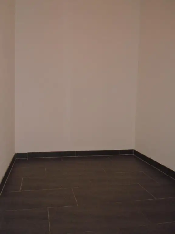 Helle 2-Zimmer-Wohnung mit hofseitigem Balkon - verfügbar ab November 2025