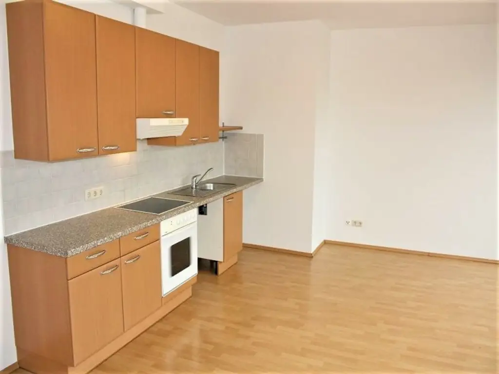 TERRASSENHIT, DACHGESCHOSS, 81 m2 Maisonette mit 12 m2 Terrasse, 3 Zimmer, Küche, Galerie, Wannenbad, Augarten-Nähe