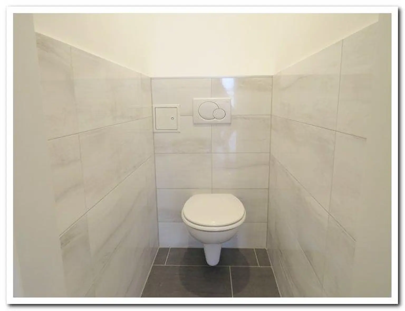PRIVATVERKAUF: 1100 Wien/Fußgängerzone Favoritenstraße: Neu sanierte 2 Zimmer-Wohnung mit Parkblick