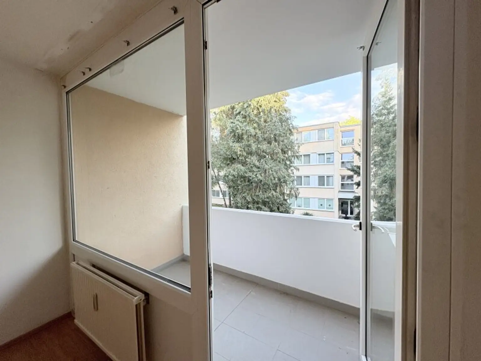 Ruhelage in Klosterneuburg: Renovierungsbedürftige 1-Zimmer-Wohnung mit Balkon!