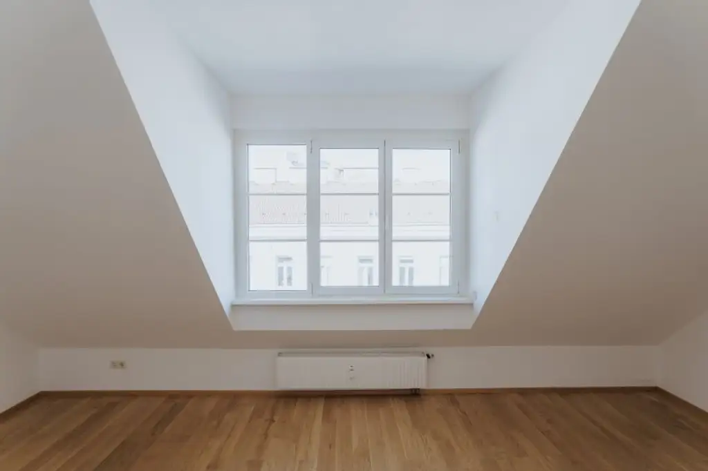 Schöne klimatisierte 3 Zimmer Maisonettewohnung im Dachgeschoß