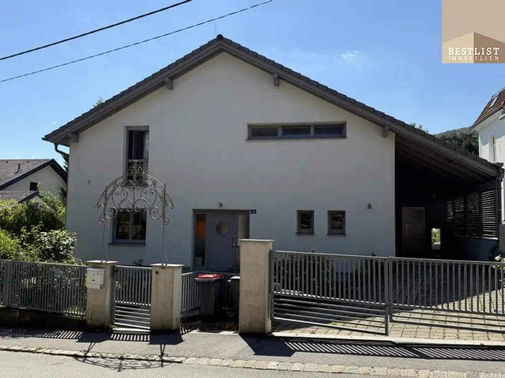 Moderne Eleganz trifft Naturidylle – energieeffizientes Einfamilienhaus mit großzügiger Terrasse in der Hinterbrühl