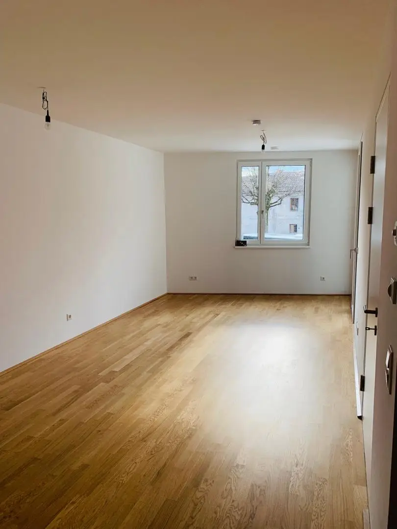 2-Zimmer-Wohnung mit Loggia – zentrale Lage