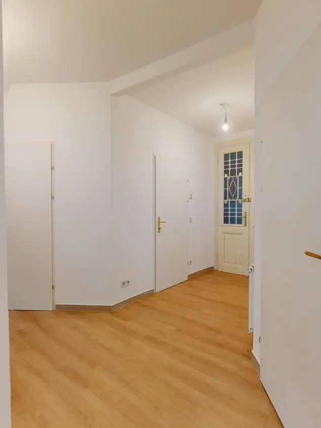 Modernisierte Altbauperle mit 3 Zimmern – In unmittelbarer Nähe zum Meiselmarkt!