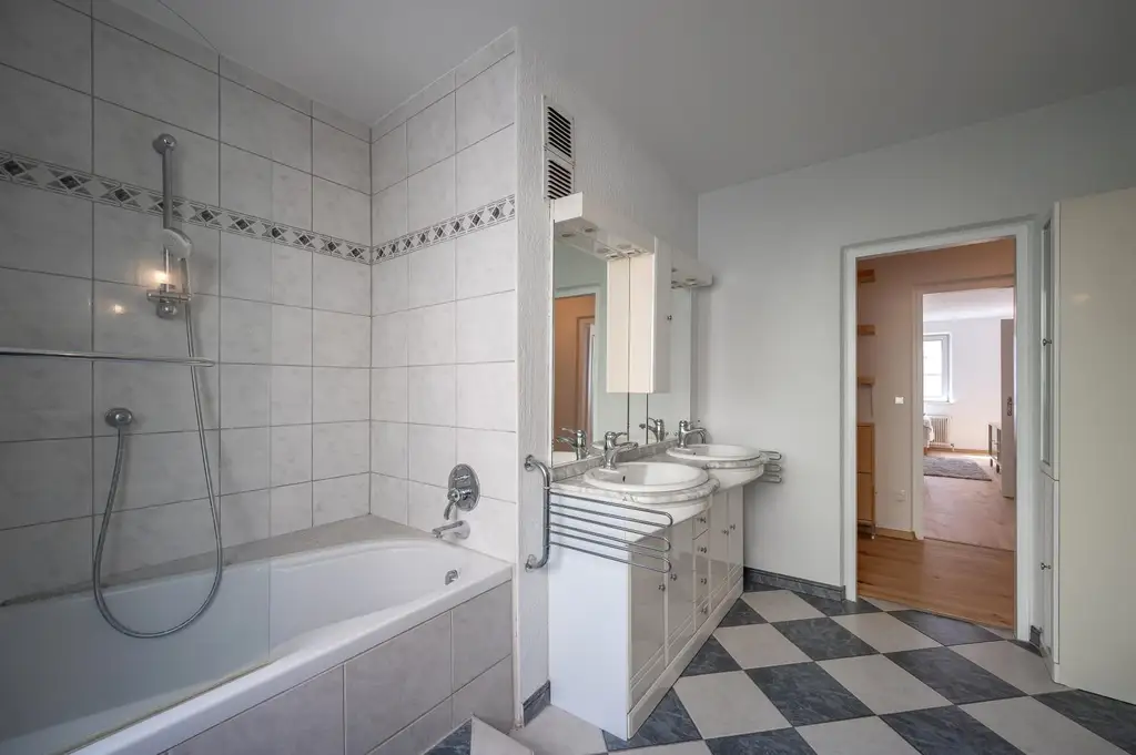 4-Zimmer Familienhit mit 2 Loggien in 1200 Wien!