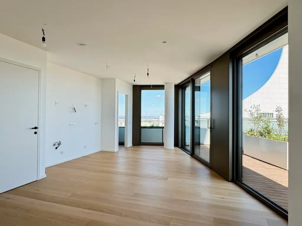 LUXURIÖSE 3-ZIMMER-WOHNUNG MIT 2 BÄDERN, GARAGENPLATZ UND ATEMBERAUBENDEM PANORAMABLICK