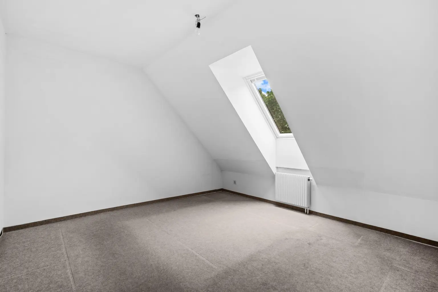 "1 Minute zur U2 Hardeggasse- Dachgeschoss mit Terrasse"