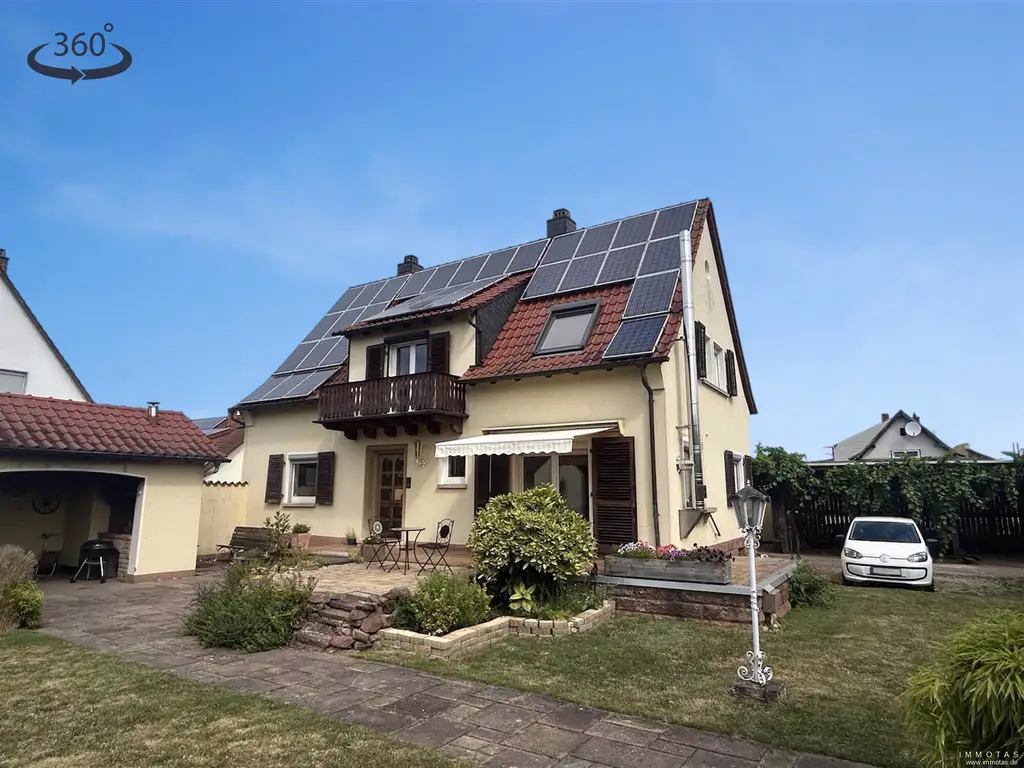 Gepflegtes Einfamilienhaus mit sehr schönem Garten & Garage in ruhiger Lage Morlautern, vermietet