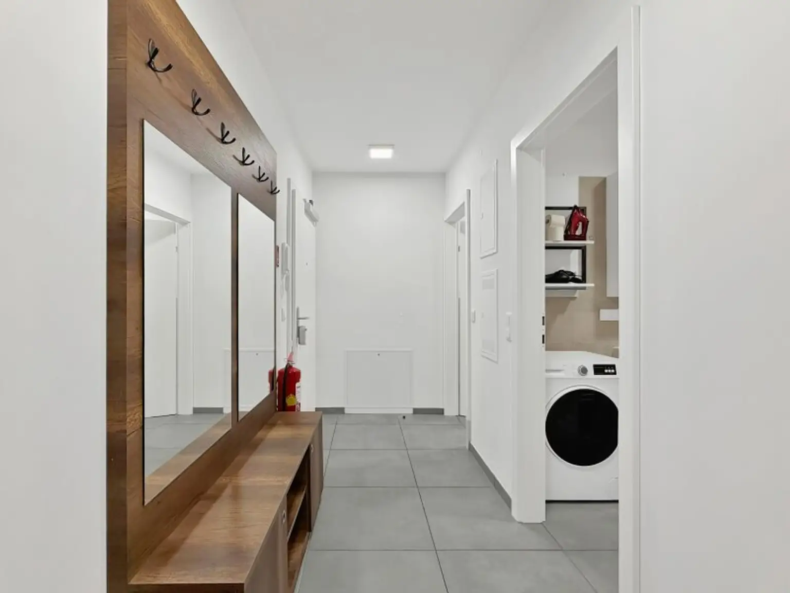 Airbnb | 2-Zimmer Wohnung in 1100 Wien | Voll möbliert | 1. Obergeschoss