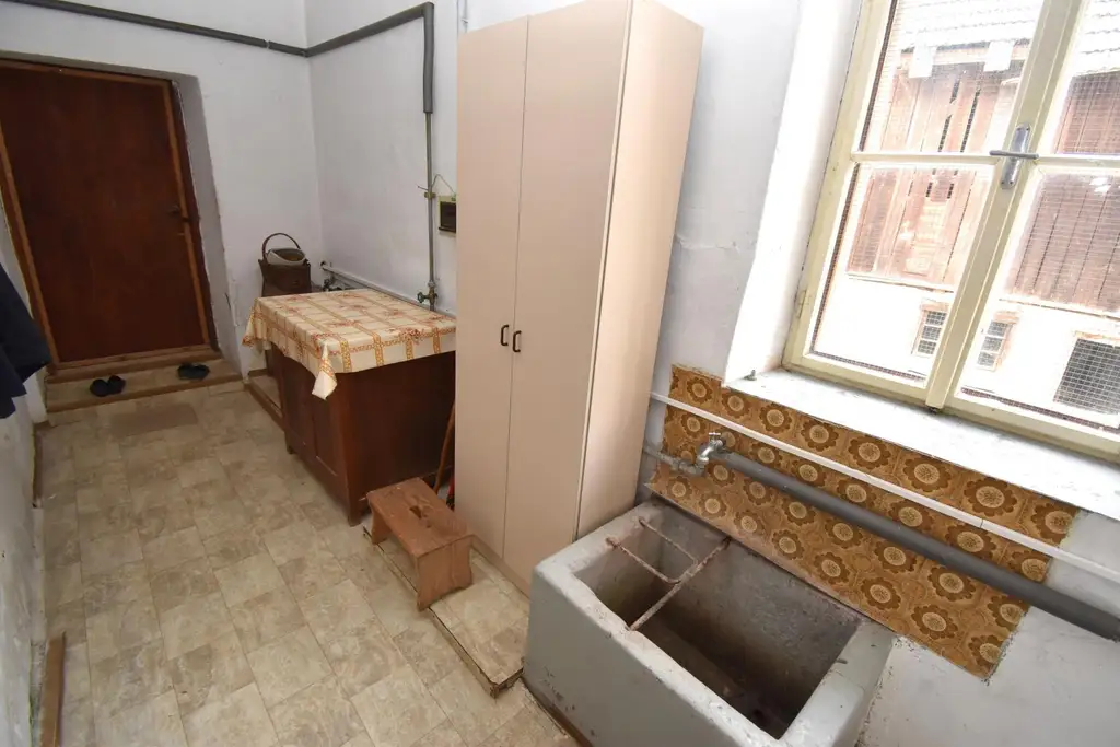 Wohnhaus - ehem. Bauernsacherl - mit Sanierungsrückstand