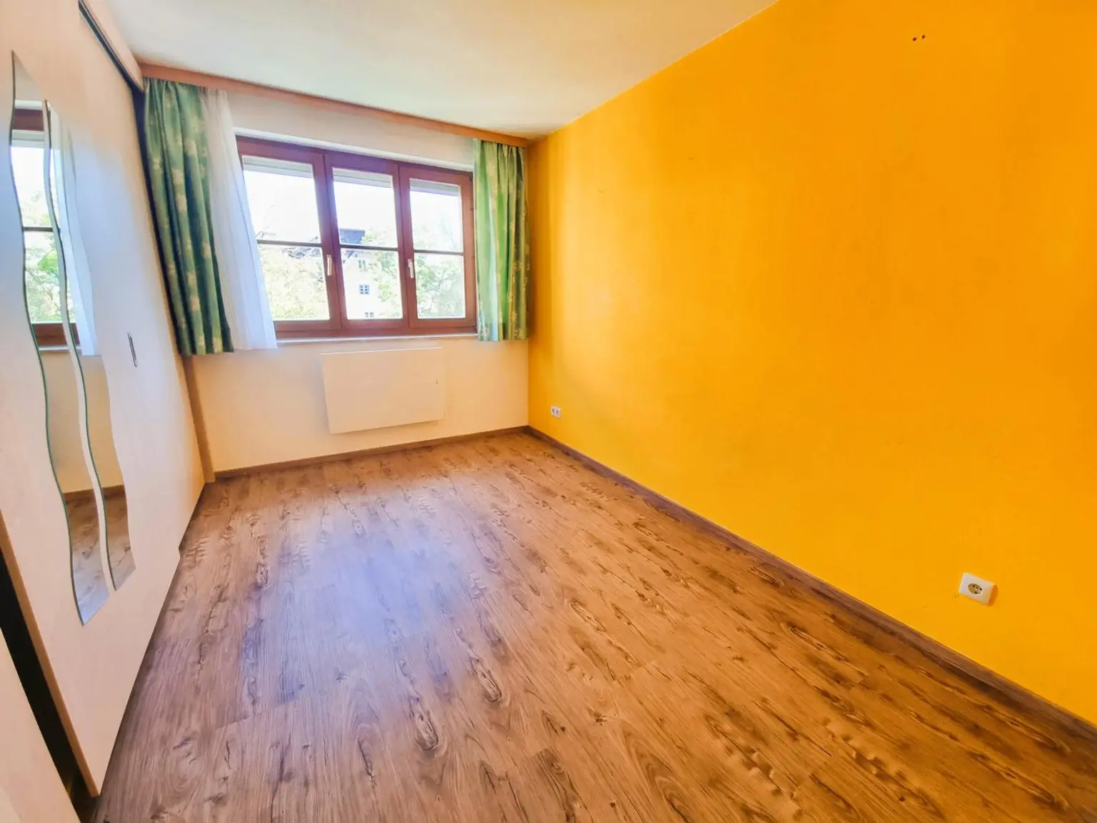 Charmante 3-Zimmer-DG-Wohnung mit Balkon & Tiefgarage – sofort bezugsfertig