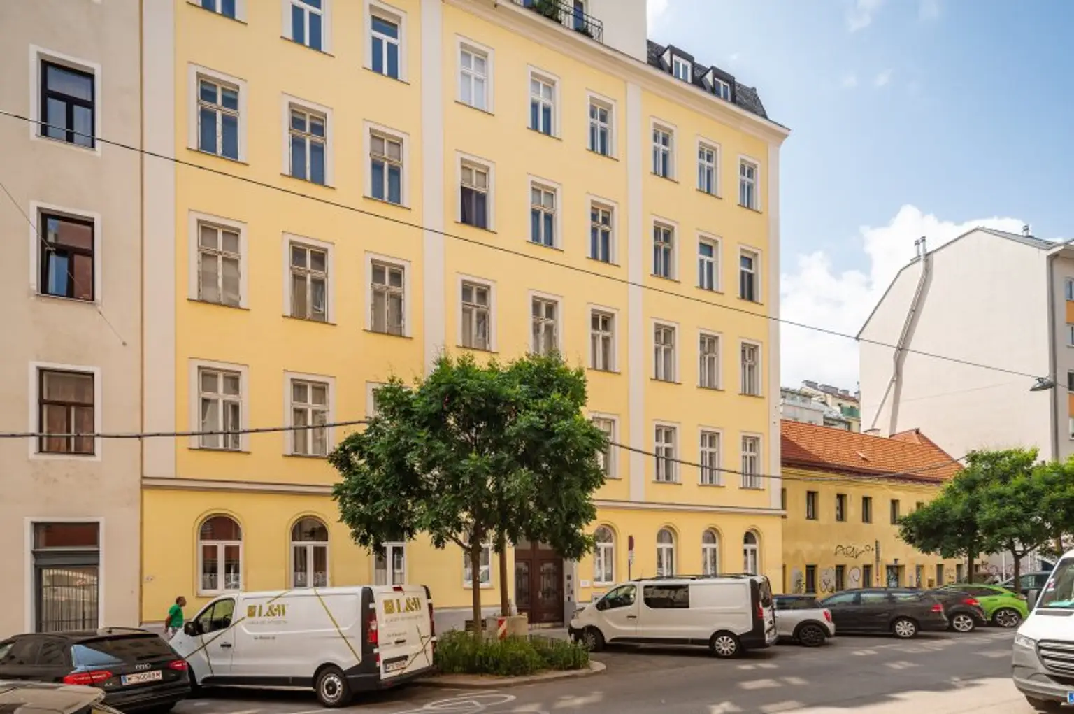 Hidden Gem in the Heart of the 6th – Historic Charm Meets Future Vision!