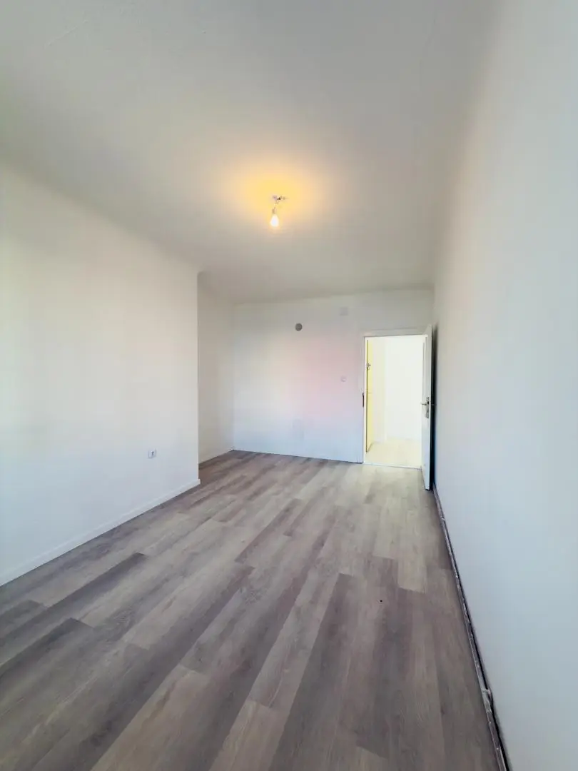 "Zwei Zimmer. Ein Gefühl."