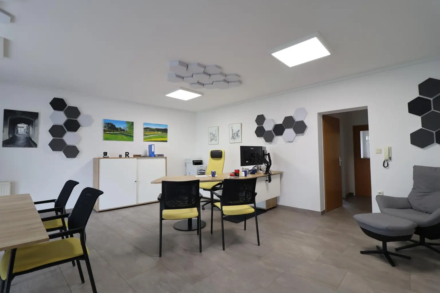 Sehr gepflegtes Büro (mit Option auf Erweiterung)