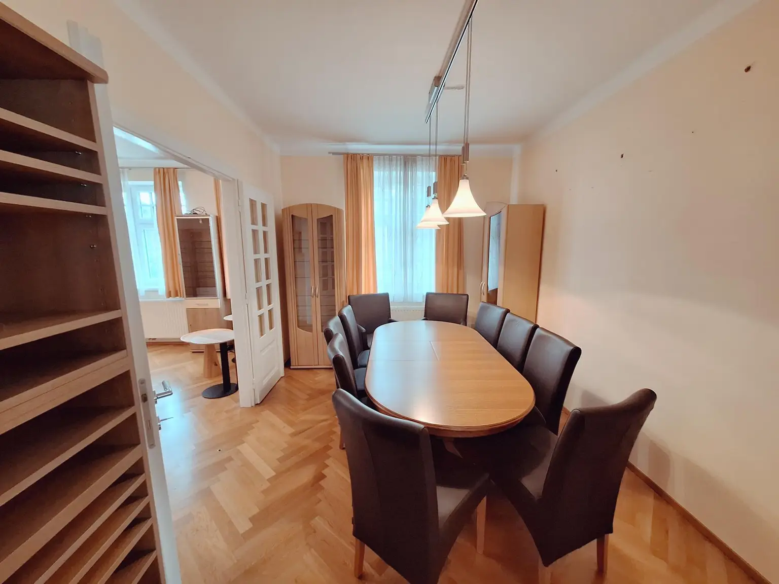 VILLA IN HAINFELD - WOHNEN UND ARBEITEN MÖGLICH
