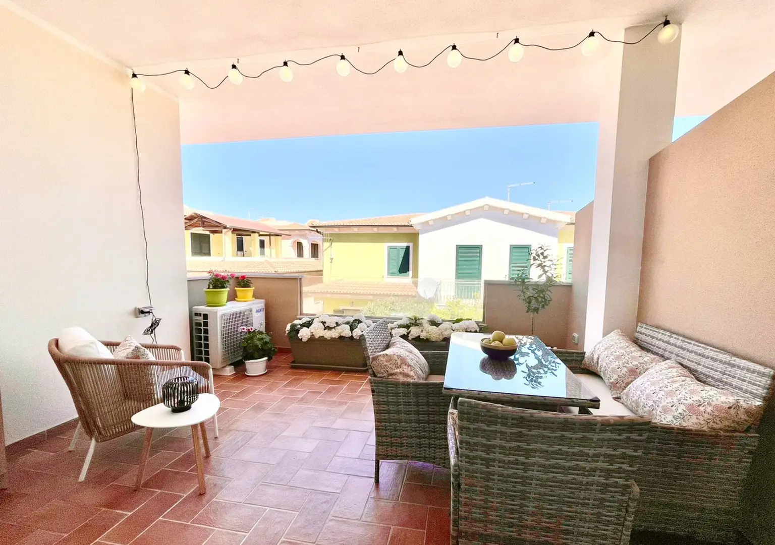Traumwohnung am Meer in Sardinien – Terrasse & Privatparkplatz inklusive