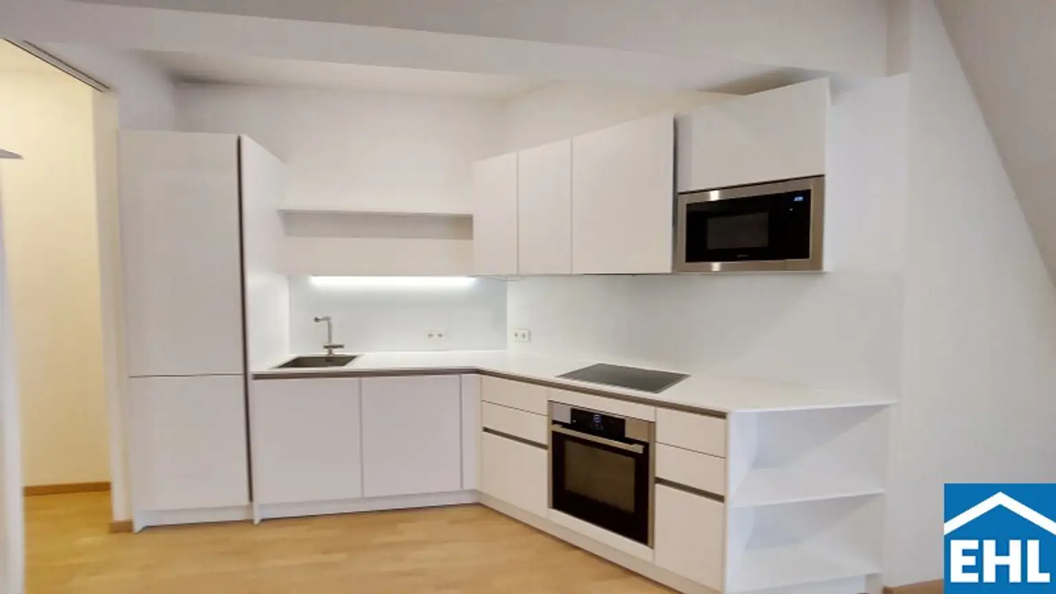 Perfekte Kombination aus Altbauflair und modernstem Wohnen im Herzen von Wien