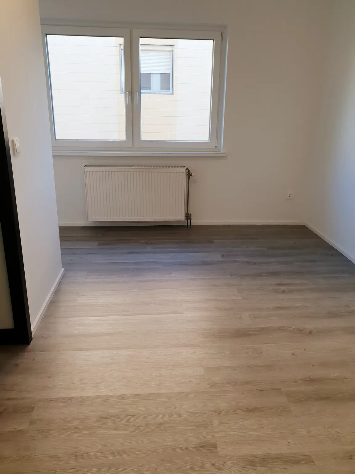 Zwei Zimmerwohnung mit hochwertiger Küche zu vermieten!