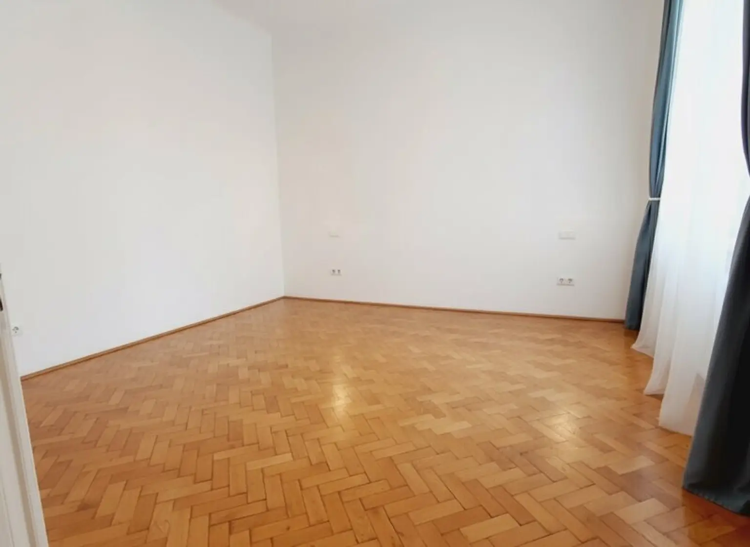 Top Lage - Bezugsfertige & charmante Altbauwohnung mit KLIMA