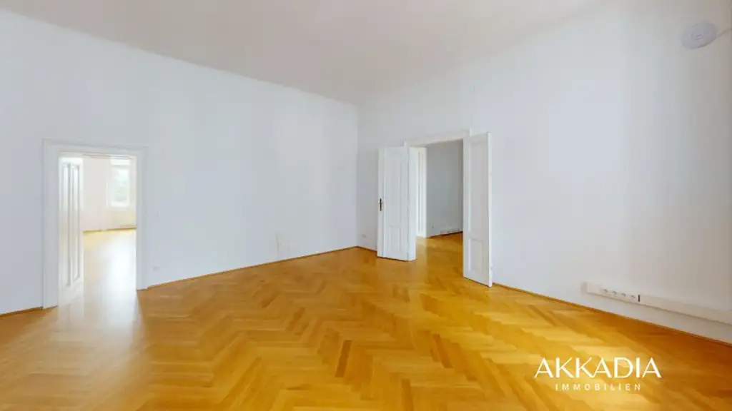 Altbaubüro mit Blick in den Resselpark