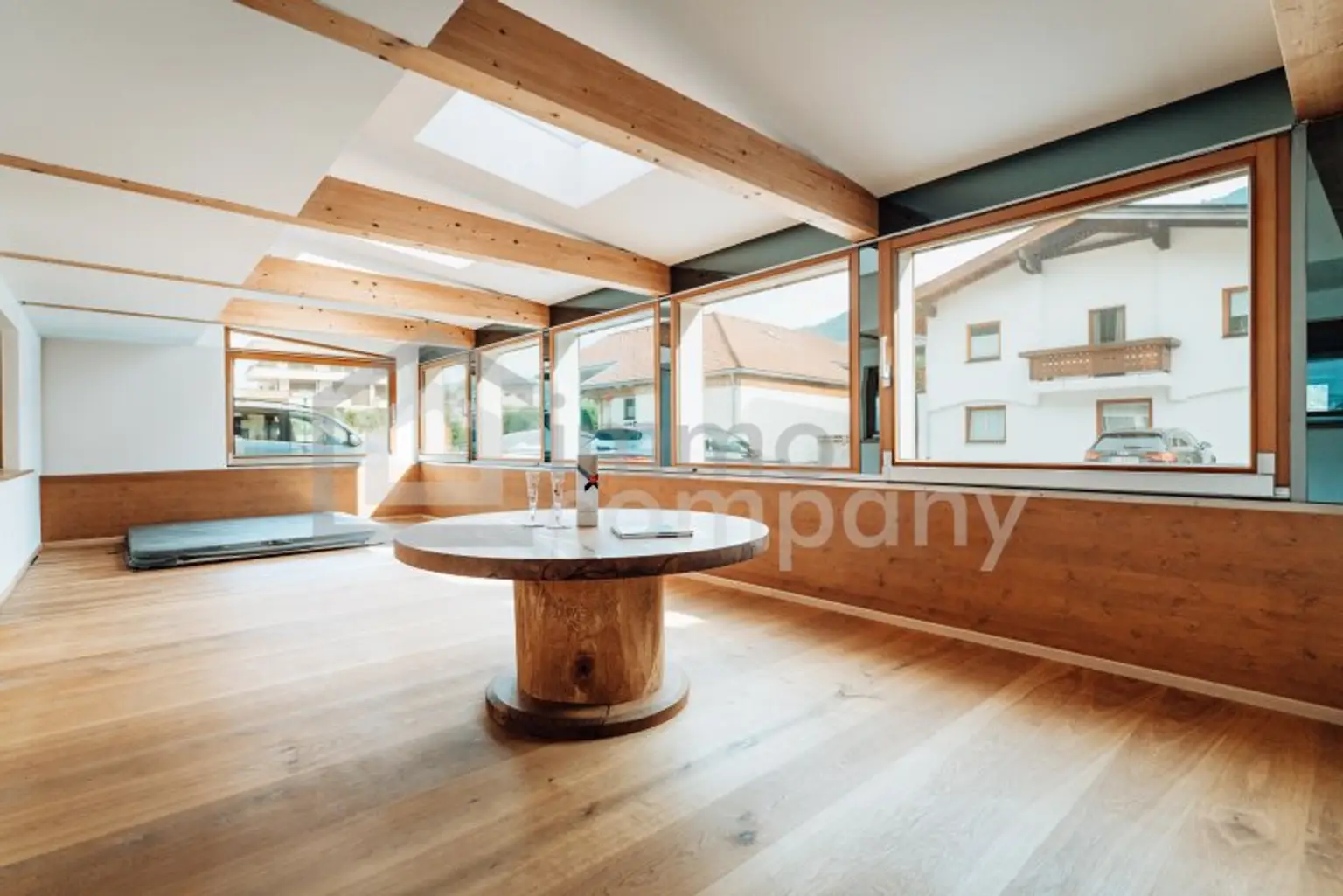 WOHNEN AM SEE - Absolute Rarität in unmittelbarer Seenähe mit Bergblick - 5 Zimmer Erdgeschoßwohnung mit großzügigen Räumlichkeiten
