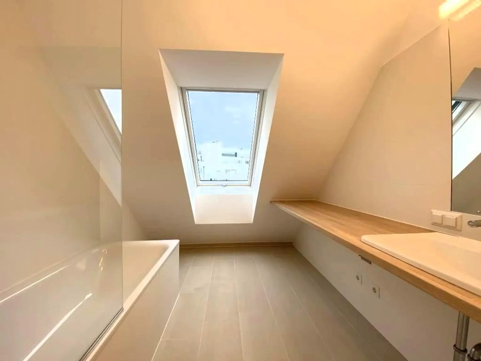 Neubauwohnung im Dachgeschoß mit 10m² Terrasse!!!