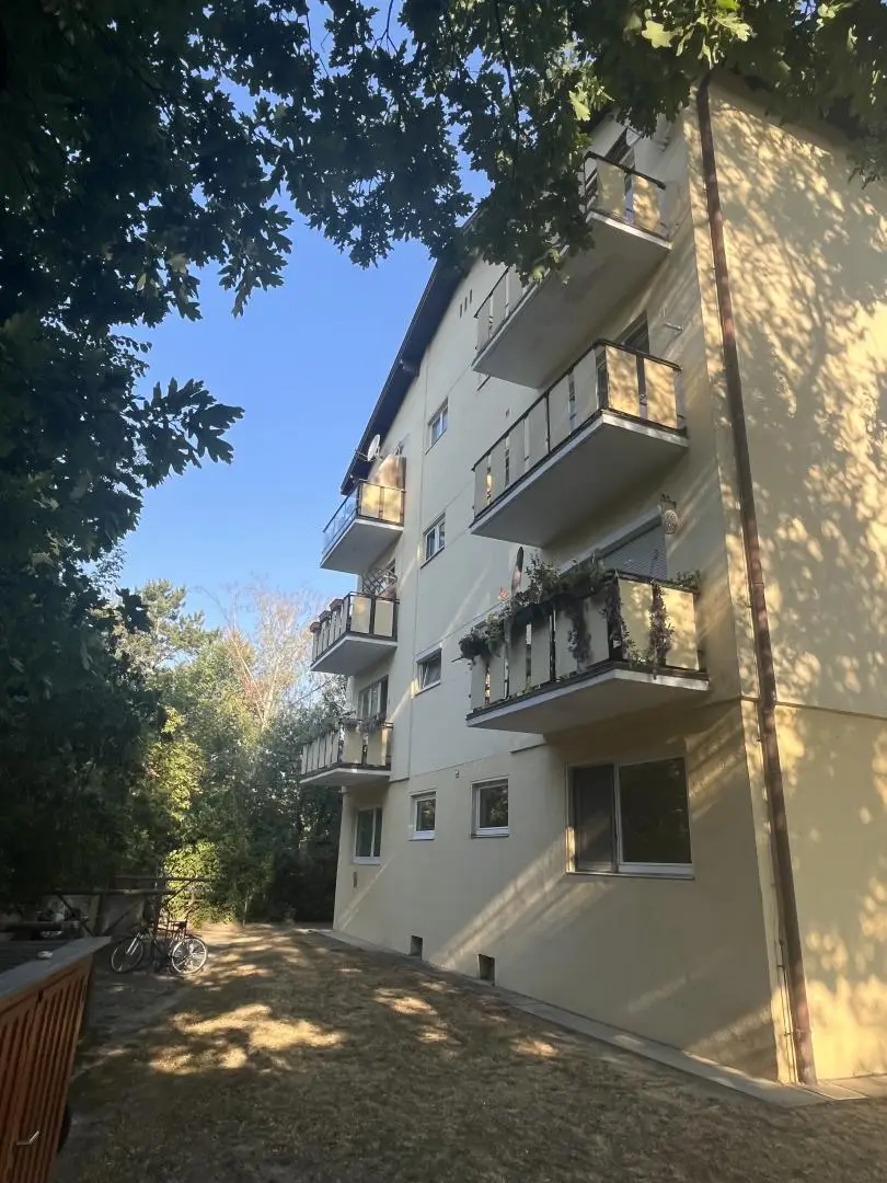 Balkon mit Grünblick