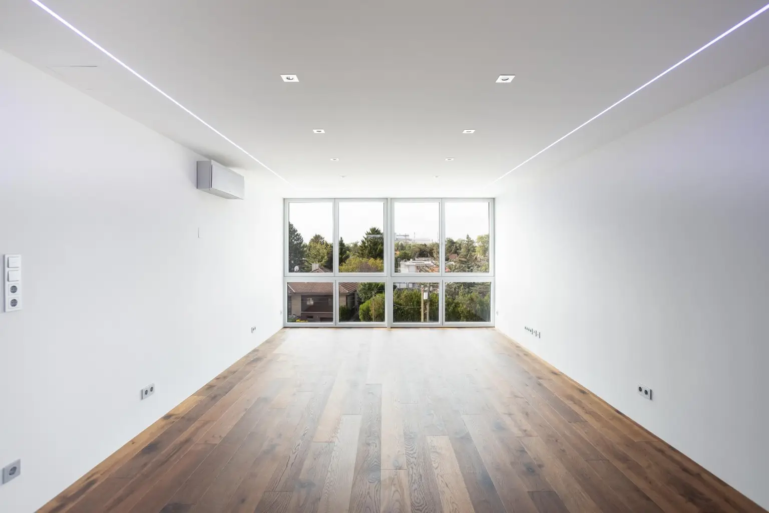 "Penthouse mit Sauna, Pools und eigenen Aufzug"
