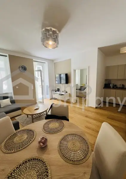 Perfekte Wohnung mit eigenem Garten und Terrasse! 15. Bezirk. U3 und U6!