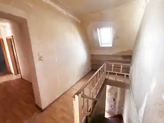 Dachgeschoss_Flur_mit_Treppe