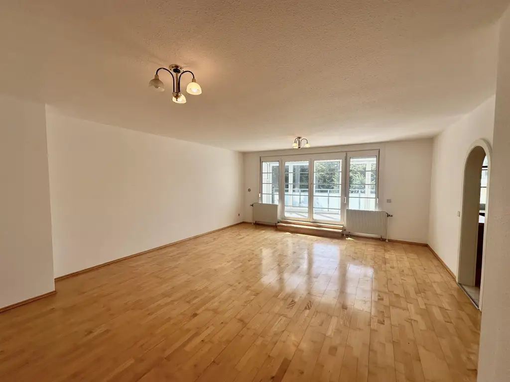 Exklusive Dachgeschosswohnung zwischen Schloss Hetzendorf und Schloss Schönbrunn
