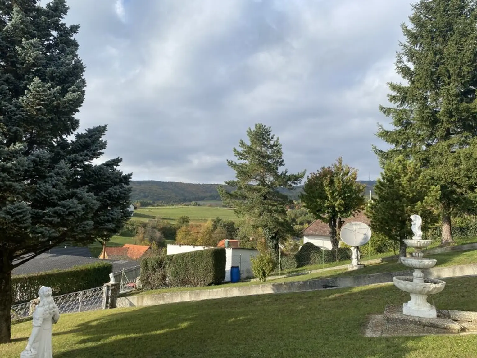 Gepflegtes Miethaus in ruhiger Aussichtslage