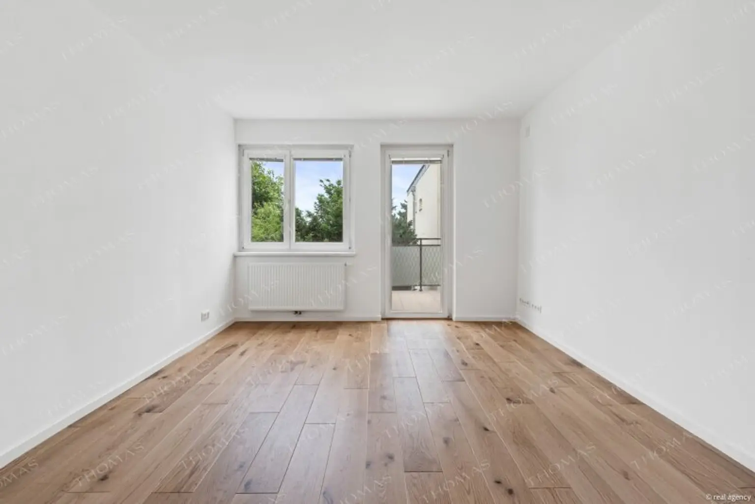 Komplett sanierte 2-Zimmer-Wohnung mit Loggia