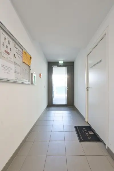 Sonnige 3-Zimmer-Eigentumswohnung mit Südterrasse & Garage – ruhig, grün & citynah an der renaturierten Liesing