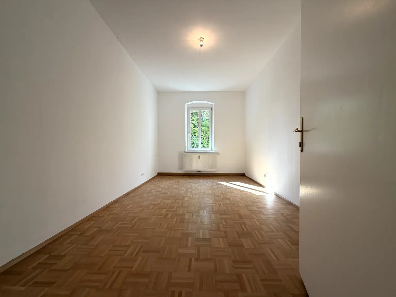 Bild Schlafzimmer Nr. 1.jpg