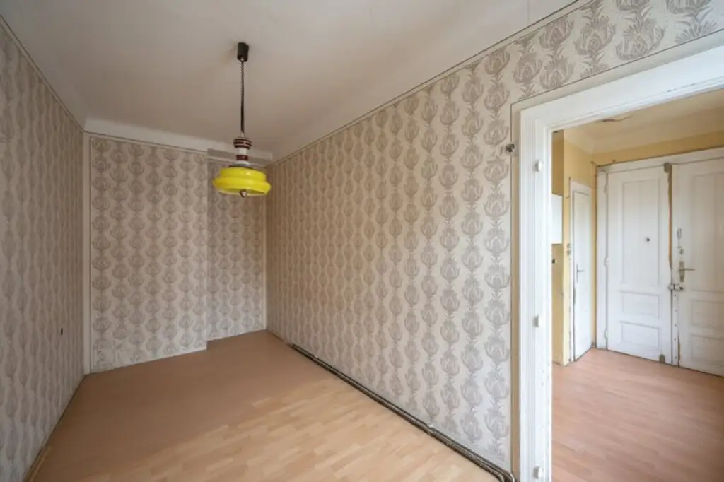 ++Fasangarten++ Altbau mit Potenzial – sanierungsbedürftige 2-Zimmer-Wohnung