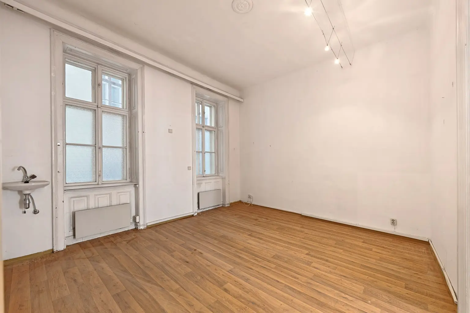 Altbaucharme mit großem Potenzial – 5-Zimmerwohnung im Herzen von Margareten