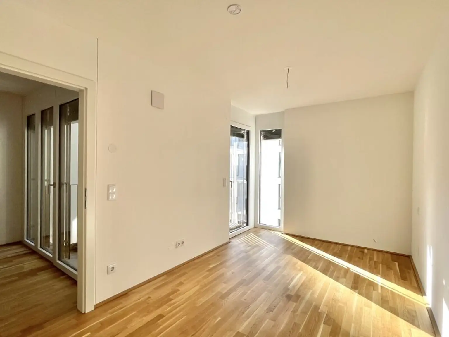 Neuwertig Wohnen - In Ruhelage nähe U1 Kagraner Platz